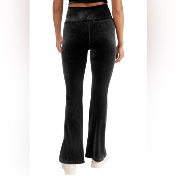 Beyond Yoga Pants - NWT Beyond Yoga Black Velvet Flare Leggings Pants size small